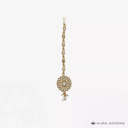 Elegant Kundan Maang Tikka